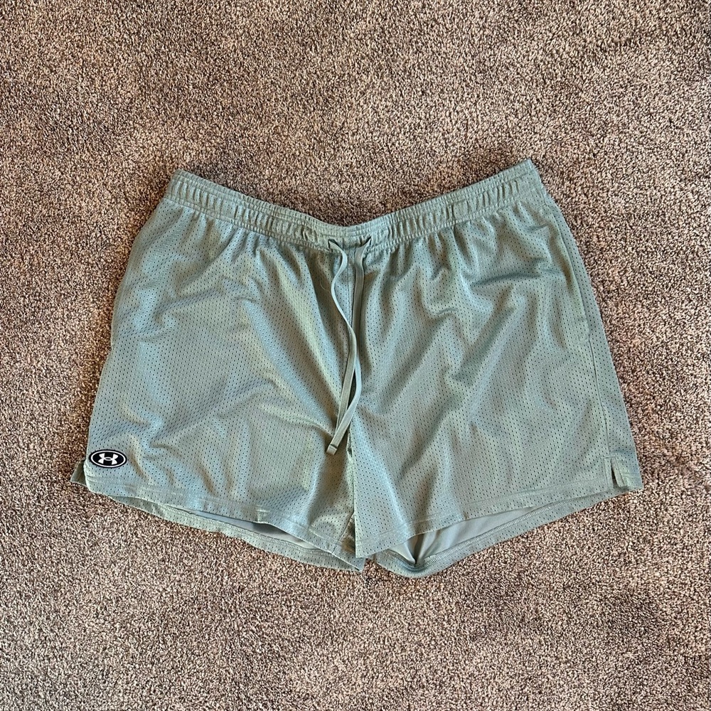 Men’s UA Icon Mesh 5” Shorts